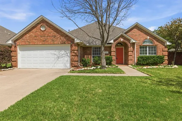 $379,000 | 817 Huebner Way, Burleson, TX 76028