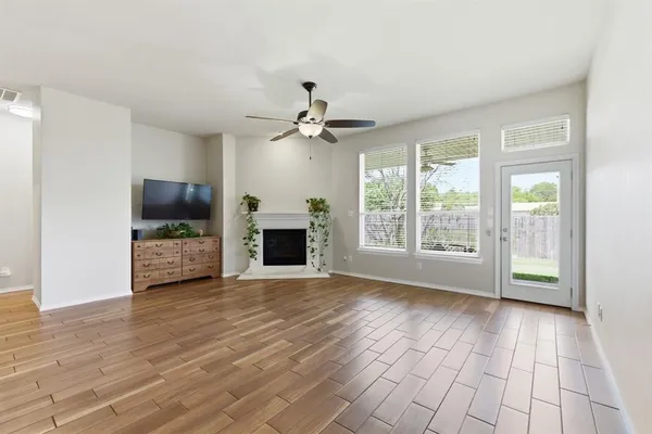 $379,000 | 817 Huebner Way, Burleson, TX 76028