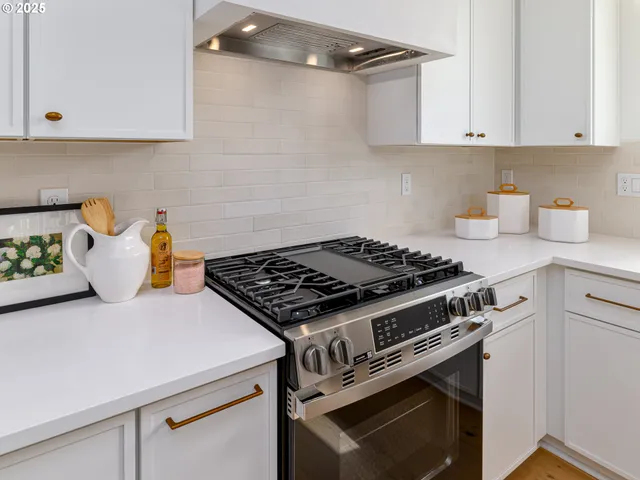 $649,900 | 2271 Southwest Phyllis Place, Gresham, OR 97080