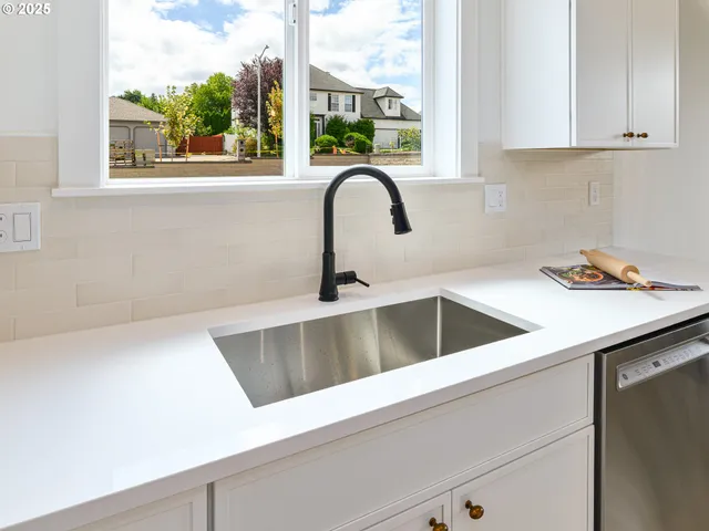 $649,900 | 2271 Southwest Phyllis Place, Gresham, OR 97080