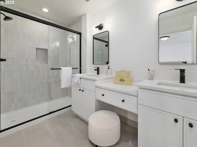 $649,900 | 2271 Southwest Phyllis Place, Gresham, OR 97080