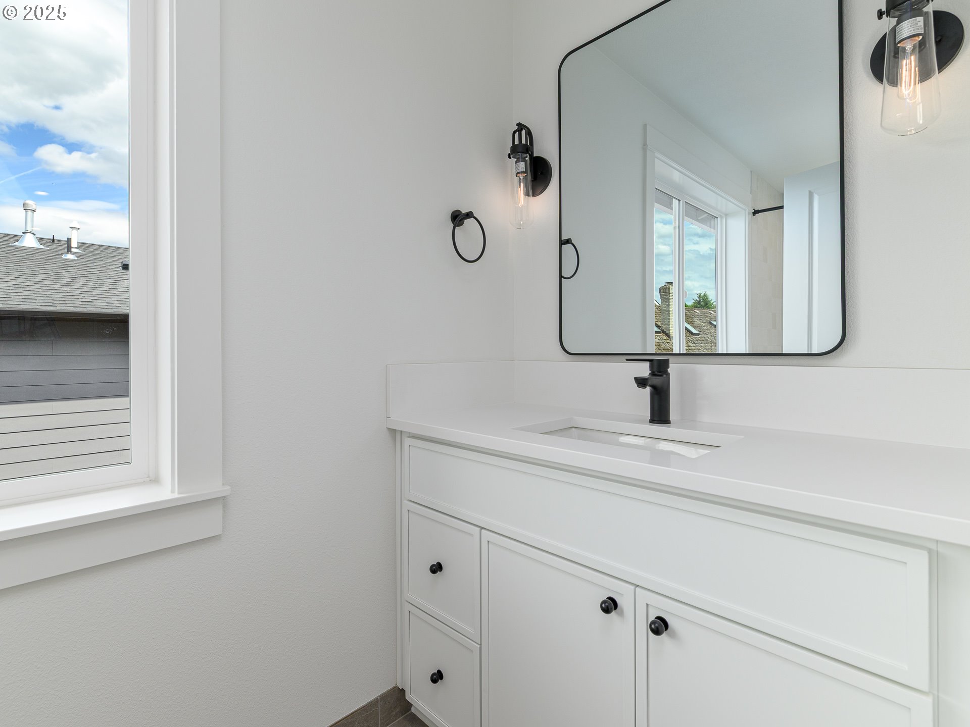 2271 Southwest Phyllis Place Gresham, OR 97080 - Photo 29 of 41