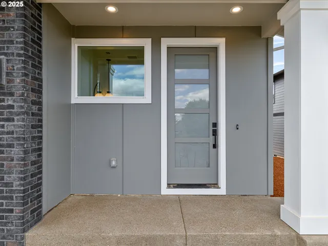 $649,900 | 2271 Southwest Phyllis Place, Gresham, OR 97080