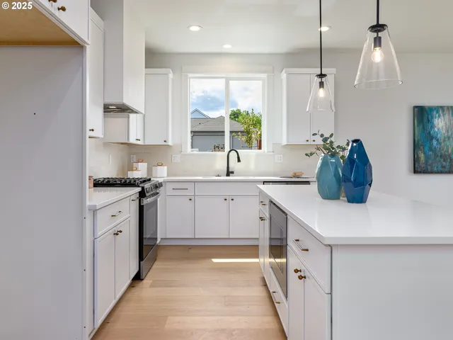 $649,900 | 2271 Southwest Phyllis Place, Gresham, OR 97080