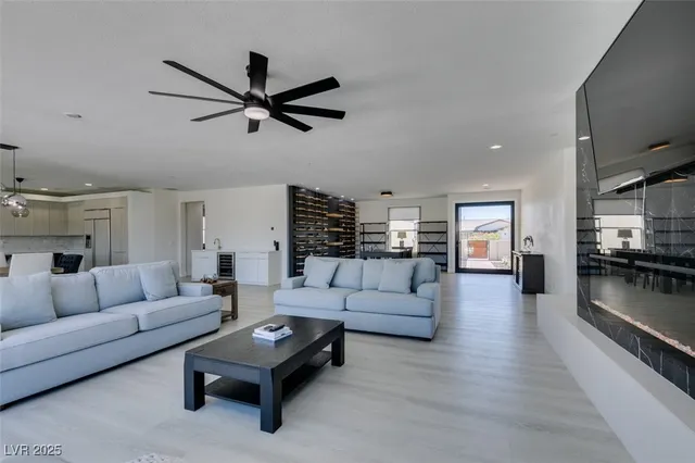 $1,625,000 | 8741 Grand Pass Court, Las Vegas, NV 89113