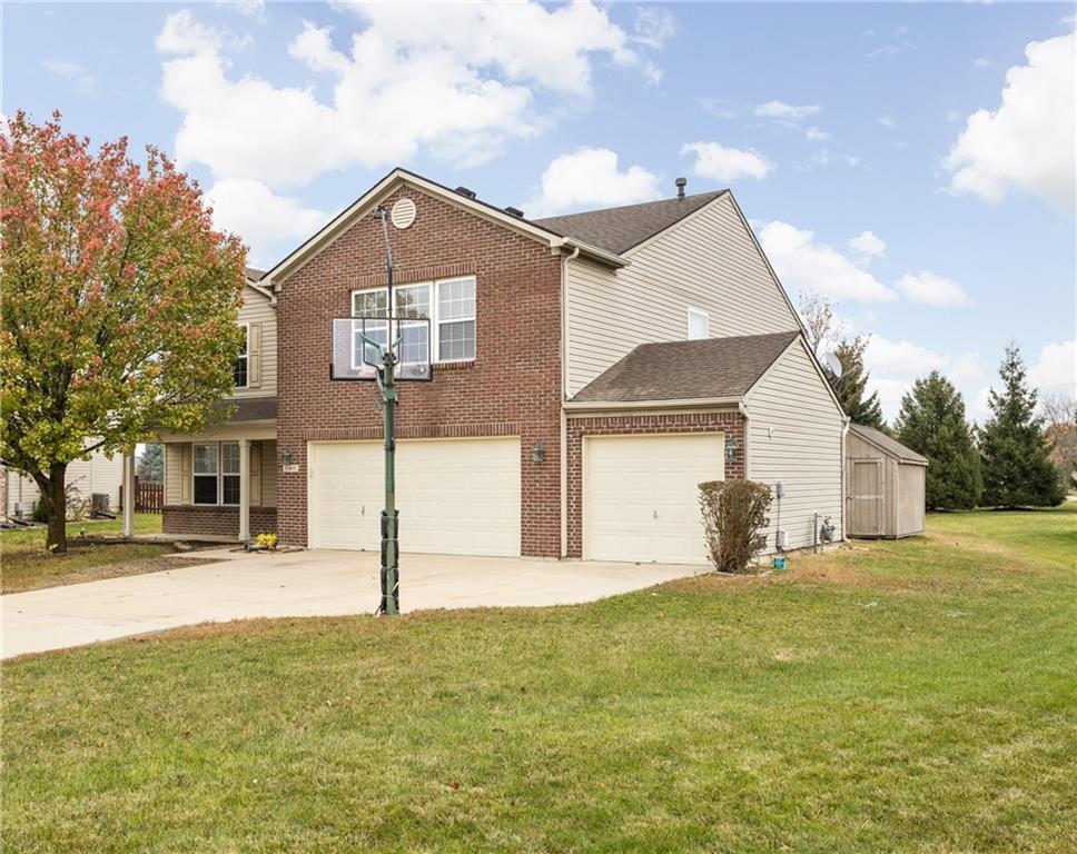 1407 Fall Ridge Drive Brownsburg, IN 46112 - Photo 2 of 25