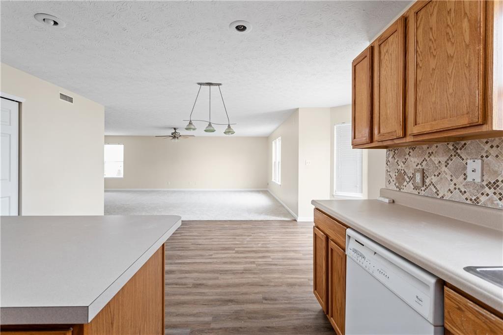 1407 Fall Ridge Drive Brownsburg, IN 46112 - Photo 10 of 25