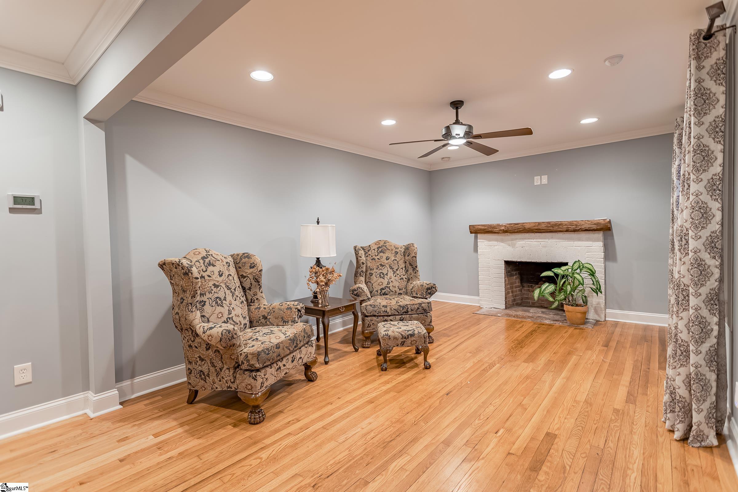 300 Ridgecrest Drive Greenville, SC 29609 - Photo 6 of 36 Gallery Image 6