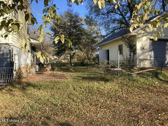 213 Pine Street Seminary, MS 39479 - Photo 3 of 16 Between