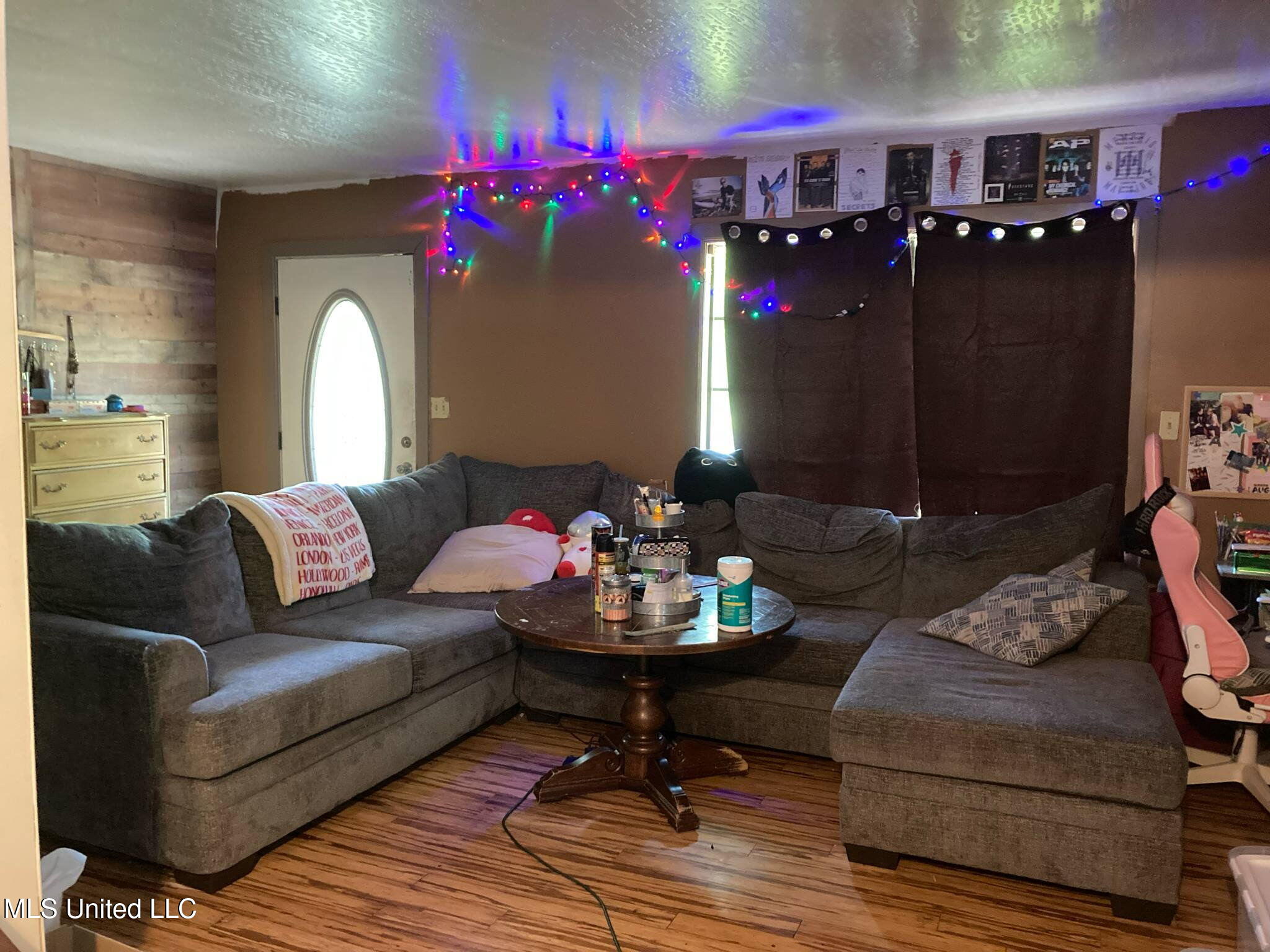 213 Pine Street Seminary, MS 39479 - Photo 5 of 16 Living room
