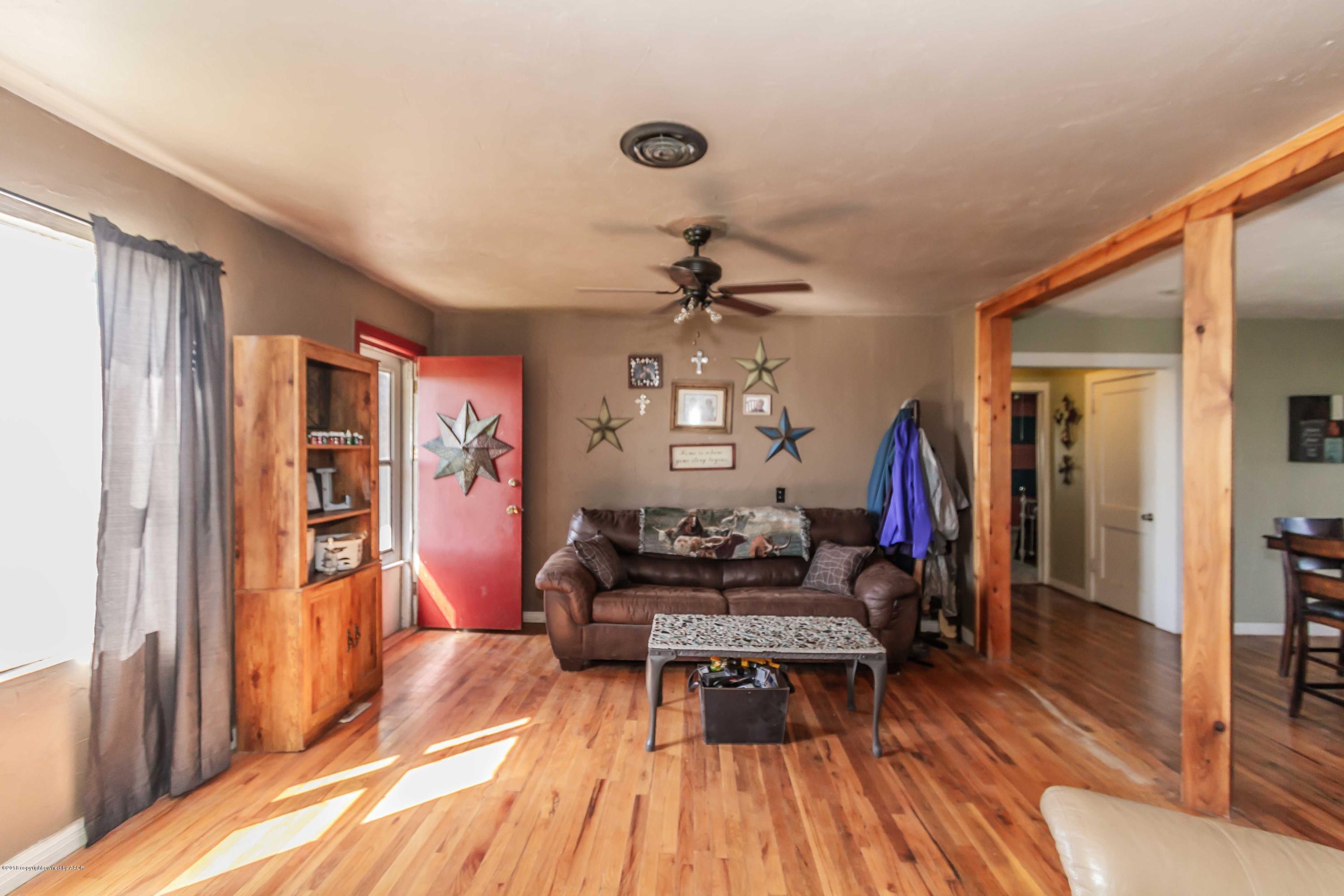 33300 Running Water Road Happy, TX 79042 - Photo 5 of 40 LIVING ROOM VIEW 1