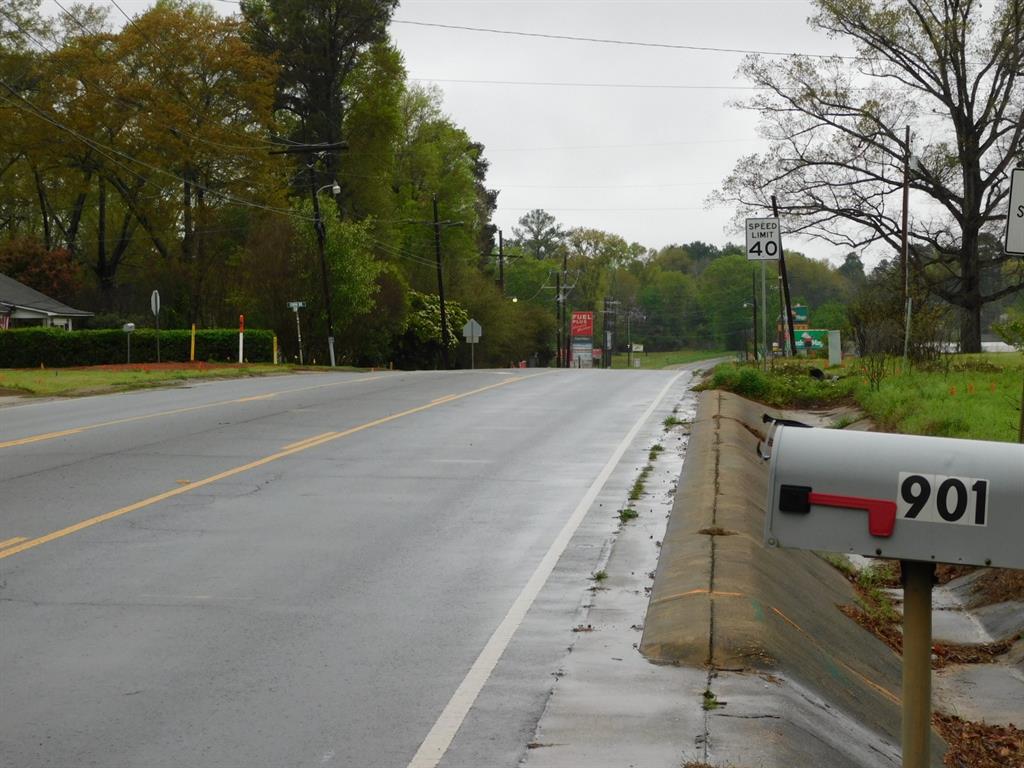 901 North Arkansas Street Springhill, LA 71075 - Photo 5 of 26 View of road with traffic signs