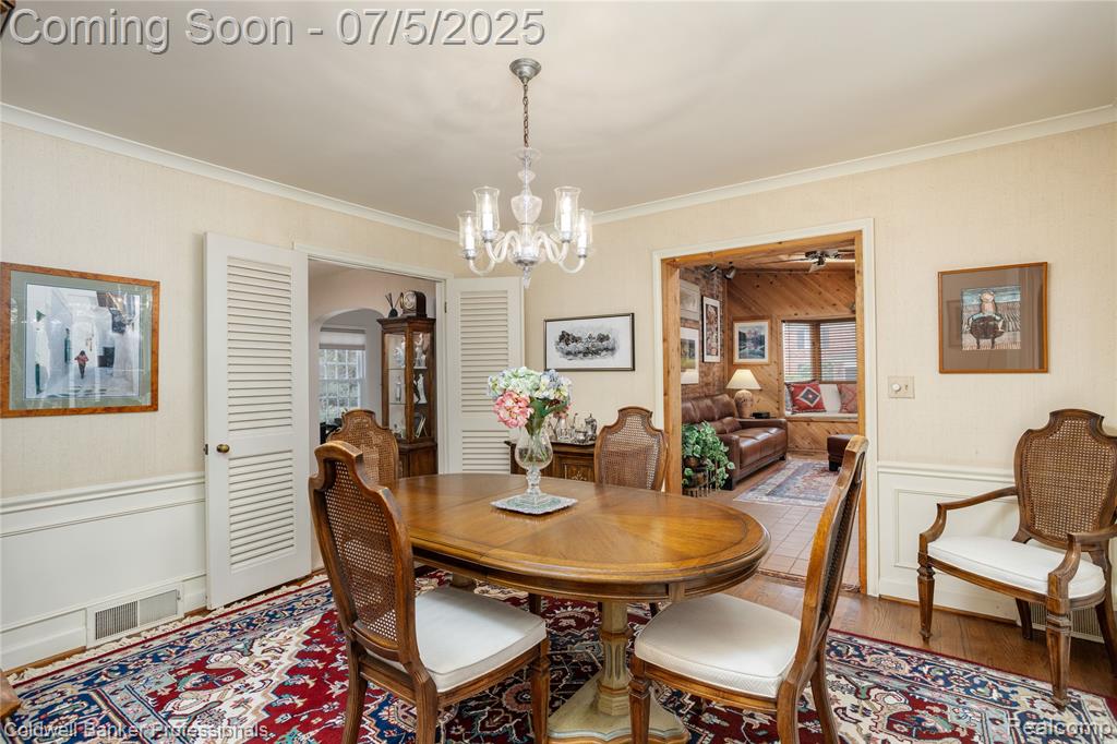 17 Colonial Road Grosse Pointe Shores, MI 48236 - Photo 12 of 50 Gallery Image 12