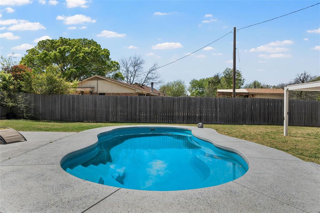 128 East Johnson Street Hewitt, TX 76643 - Photo 31 of 40