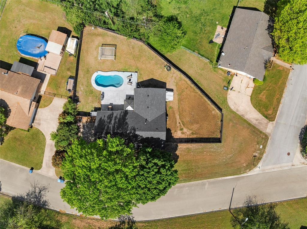 128 East Johnson Street Hewitt, TX 76643 - Photo 37 of 40