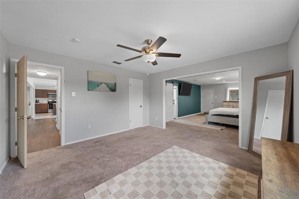 128 East Johnson Street Hewitt, TX 76643 - Photo 8 of 40