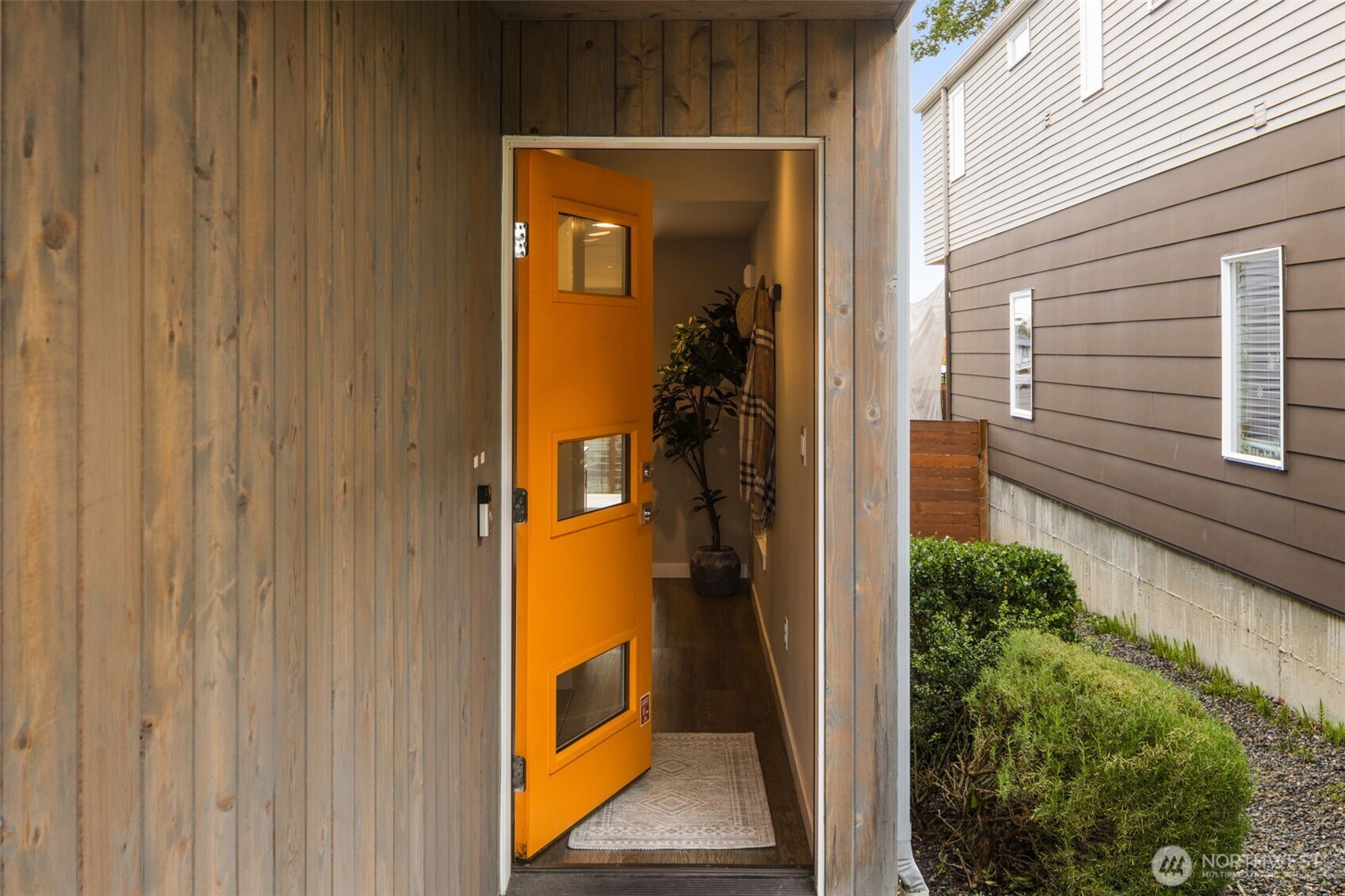 3928 South Findlay Street Seattle, WA 98118 - Photo 7 of 29