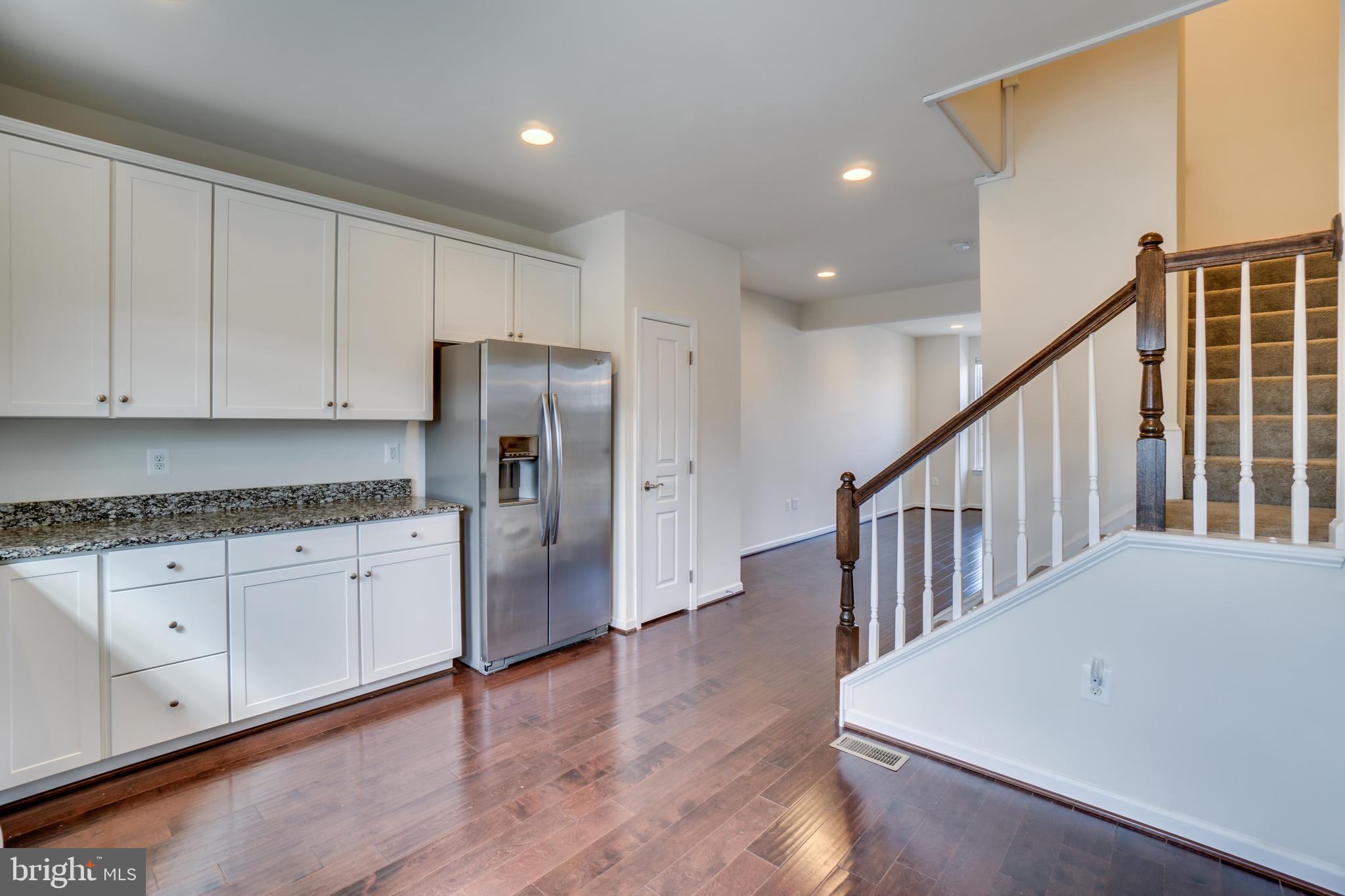 8385 Scotland Loop, Unit 68 Manassas, VA 20109 - Photo 4 of 30 Stainless Steel appliances