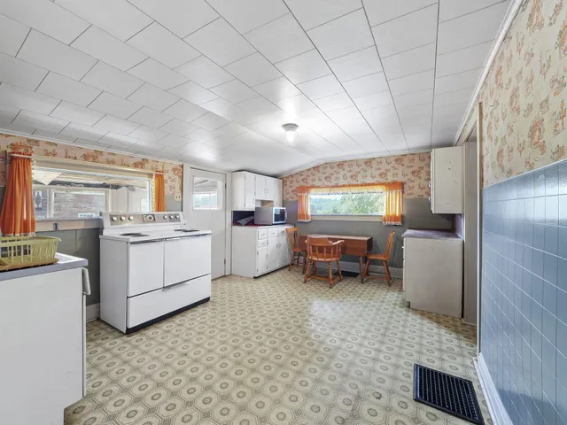 $100,000 | 742 Paluster Street, Cadillac, MI 49601