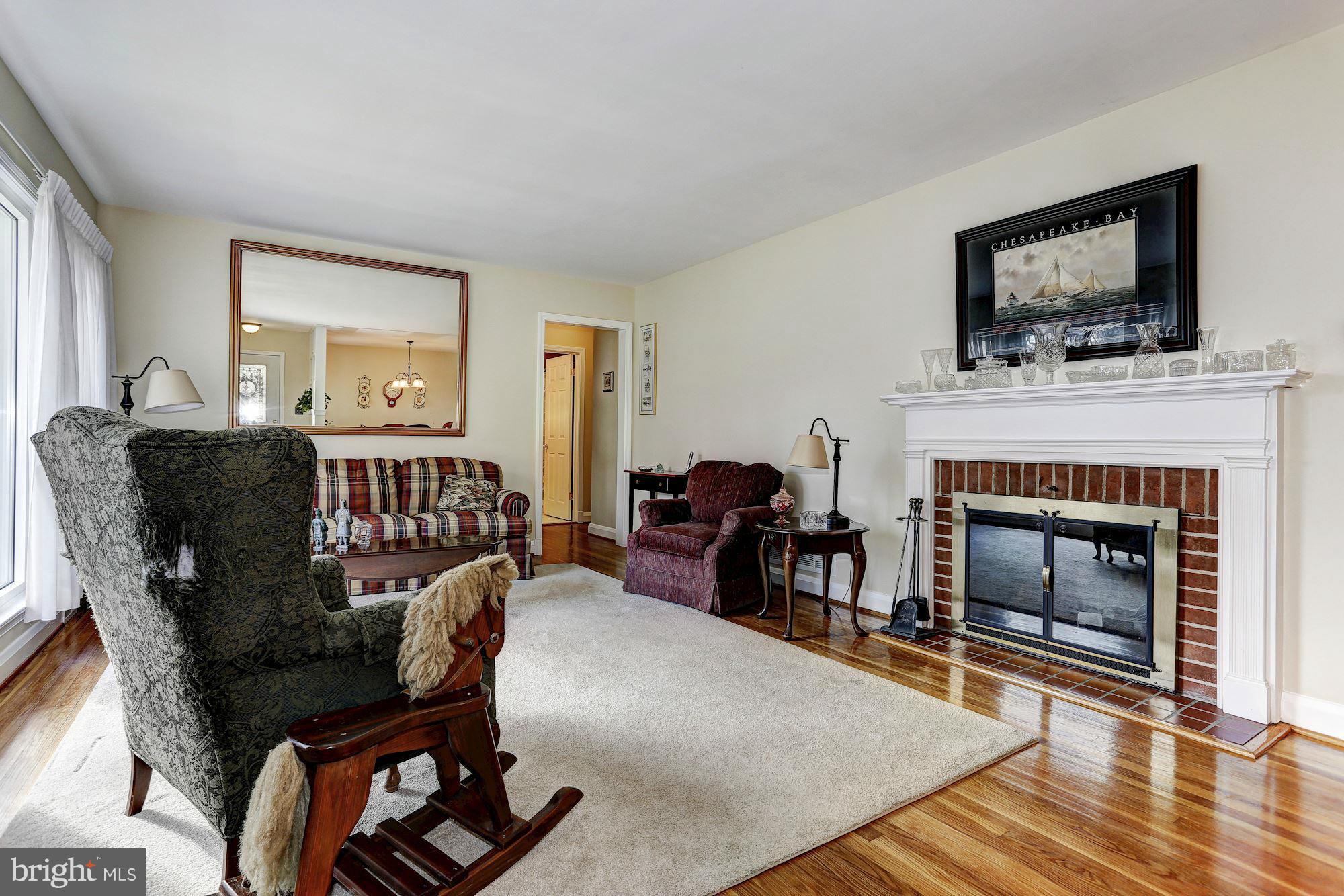 530 Brook Road Baltimore, MD 21286 - Photo 5 of 30 Living Room