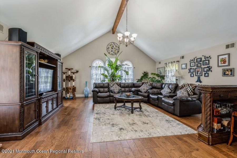 1 Ryan's Way Jackson, NJ 08527 - Photo 9 of 31 Fabulous Great room