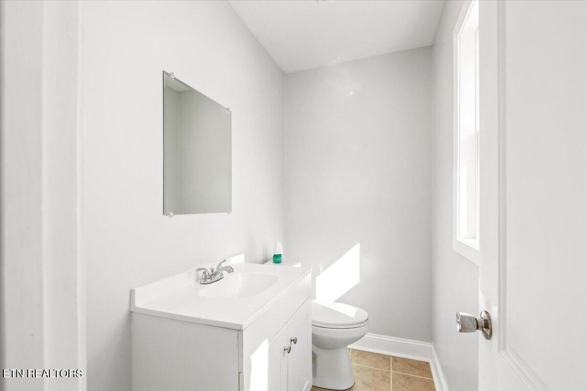 3148 Wilderness Road Knoxville, TN 37917 - Photo 25 of 39 knoxville-ranch-primary-half-bath