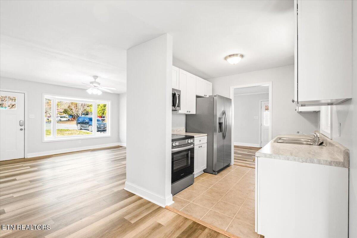 3148 Wilderness Road Knoxville, TN 37917 - Photo 5 of 39 knoxville-updated-kitchen-new-appliances