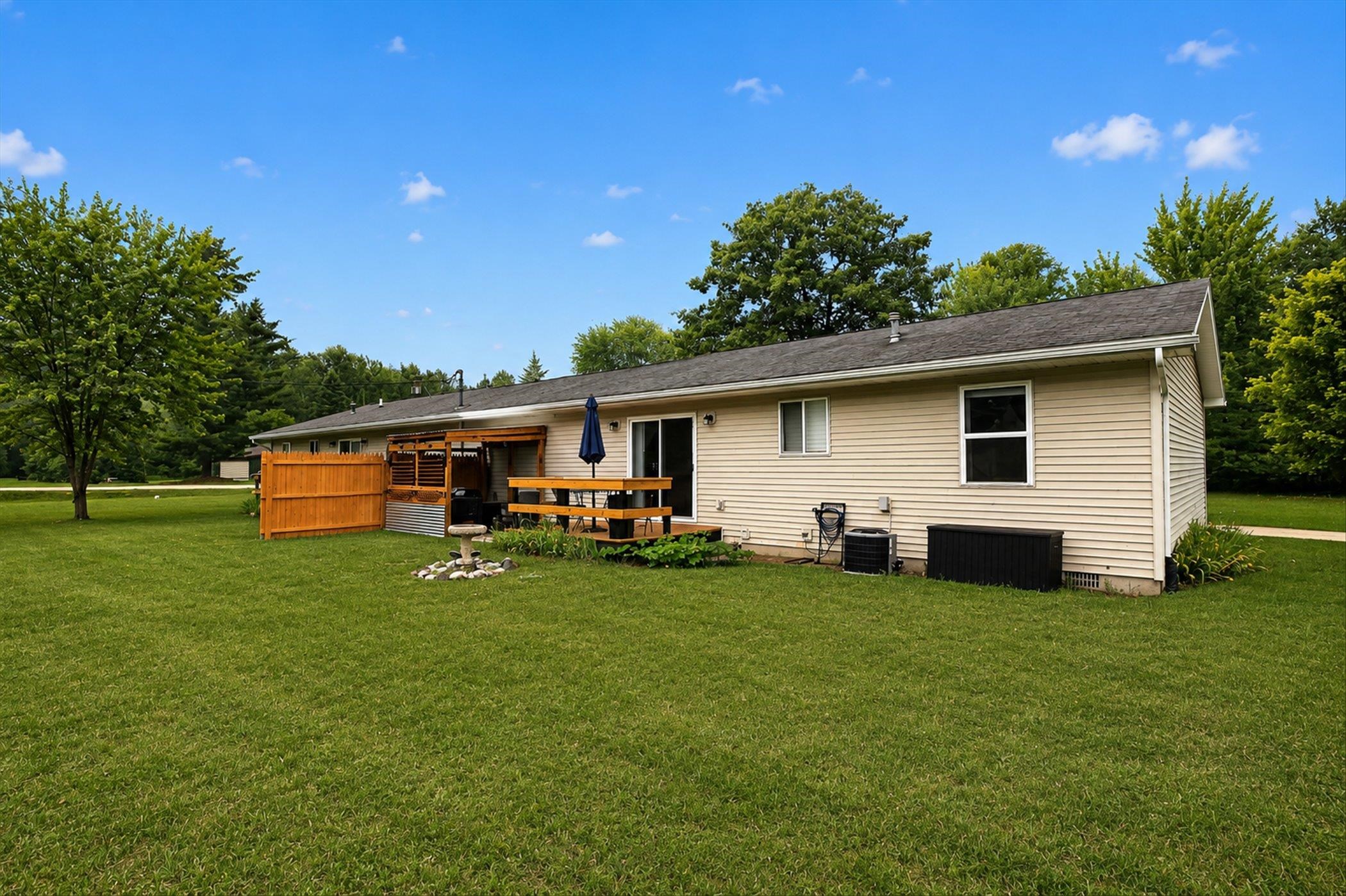 1010 Creek Road Beaverton, MI 48612 - Photo 8 of 29