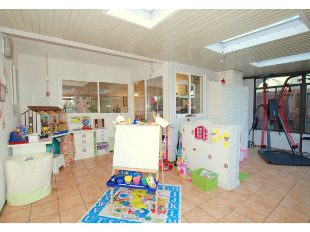 1811 Randall Road San Mateo, CA 94402 - Photo 18 of 21 a children play room with toys