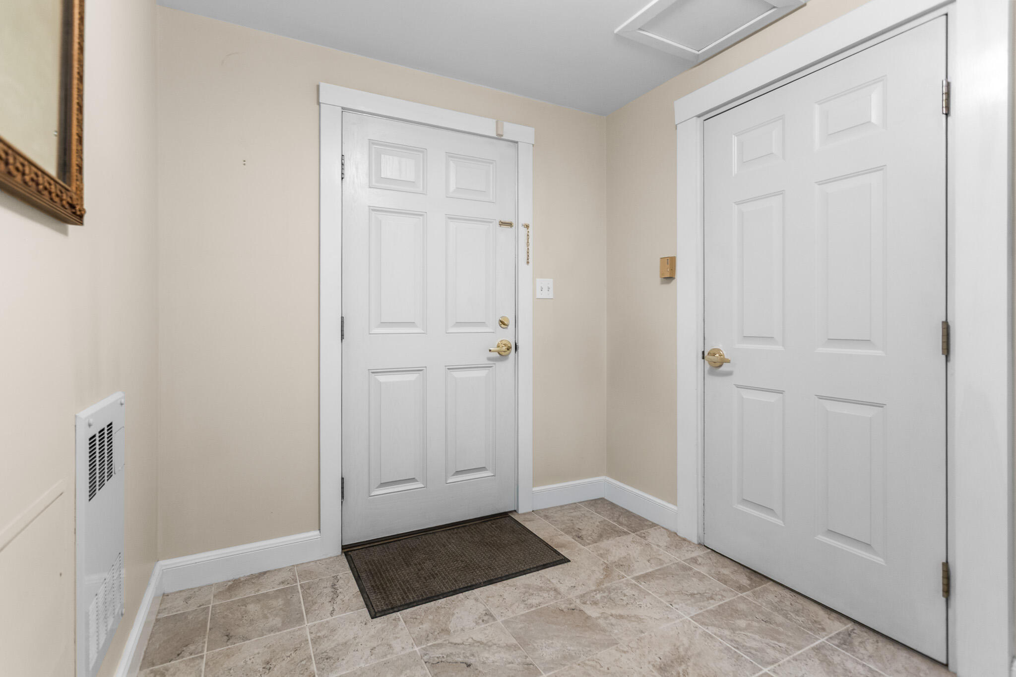 20 Springbrook Drive, Unit C Belfast, ME 04915 - Photo 28 of 40 First floor entrance