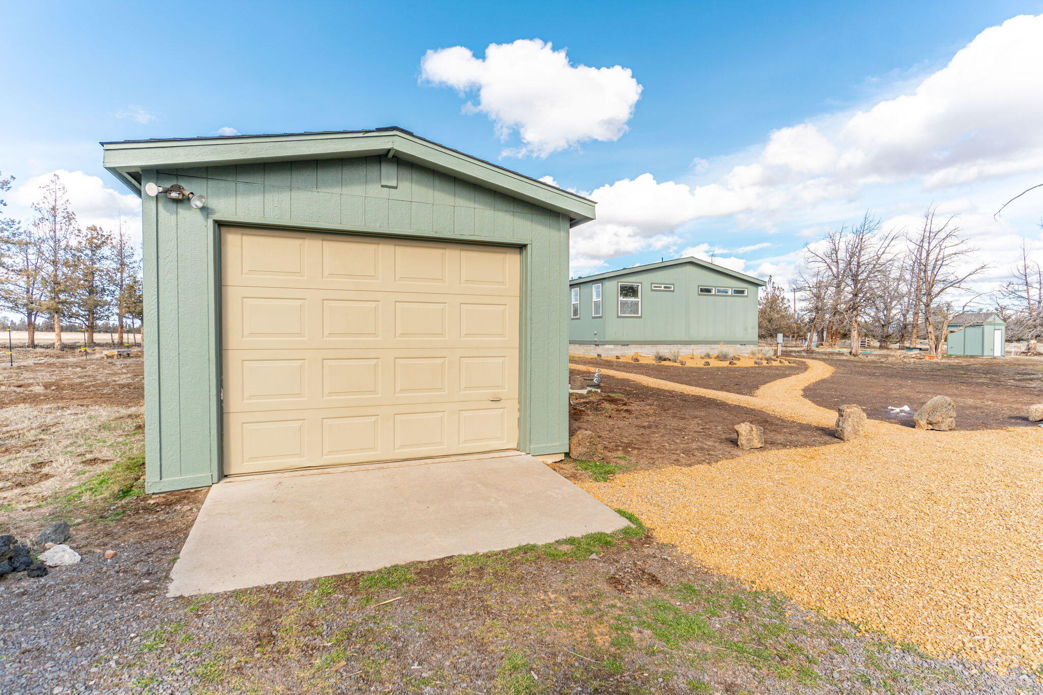 22750 Nelson Road Bend, OR 97701 - Photo 33 of 67 16-web-or-mls-Riley Visuals-33