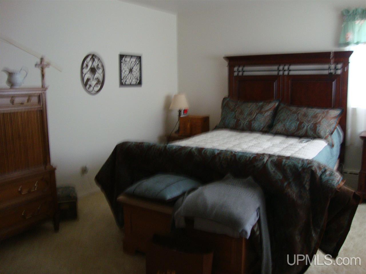 401 8th Street Calumet, MI 49913 - Photo 23 of 36