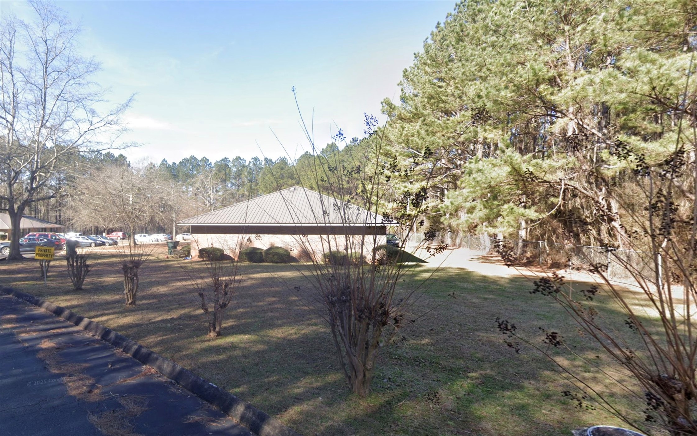 125 Robin Road Other, AL 36278 - Photo 5 of 6 a view of a small yard