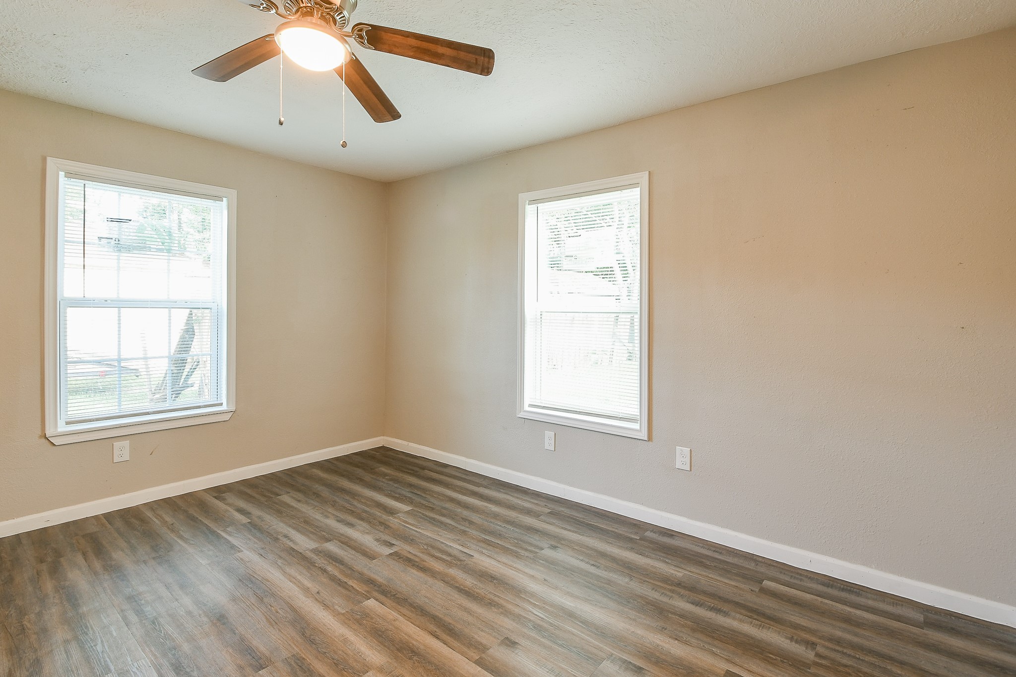 319 Rustic Drive Pasadena, TX 77502 - Photo 19 of 24 Gallery Image 19