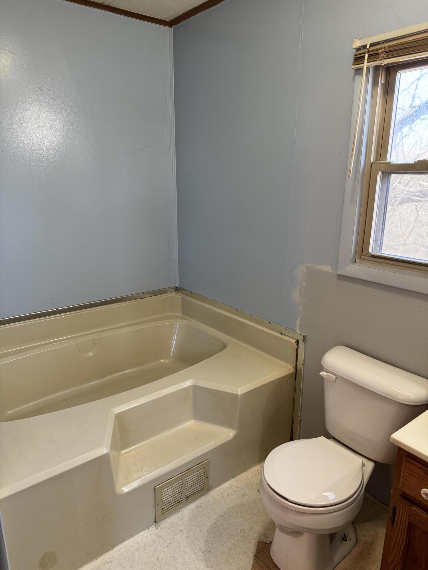 1100 South Main Street, Unit 171 Adrian, MI 49221 - Photo 16 of 23 IMG_7257