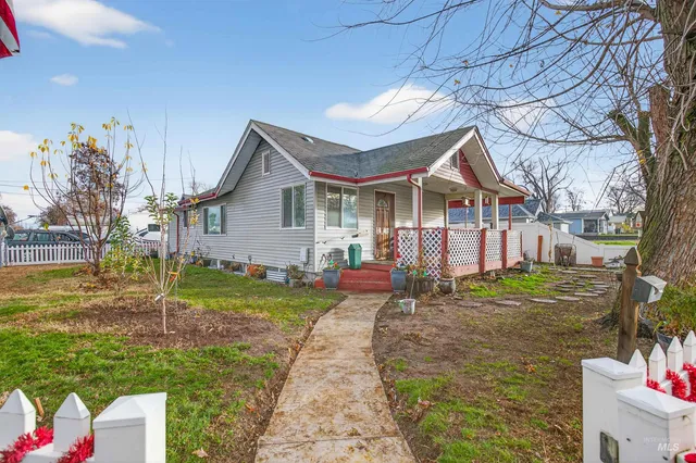 $300,000 | 601 12th Street, Clarkston, WA 99403