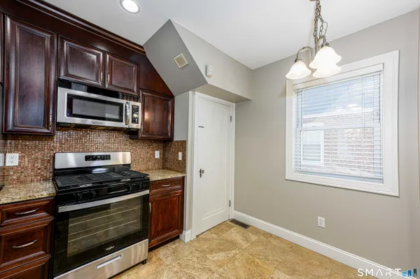 $2,900 | 186 School Street, Hamden, CT 06518