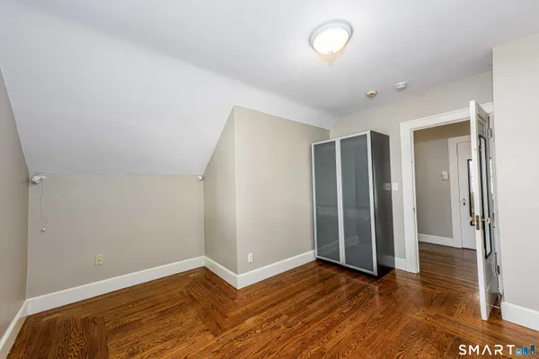 $2,900 | 186 School Street, Hamden, CT 06518