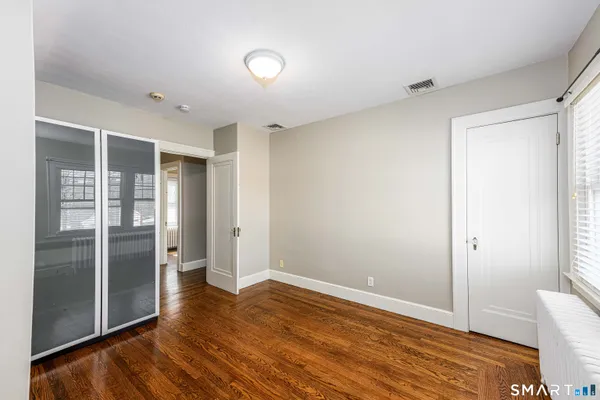 $2,900 | 186 School Street, Hamden, CT 06518