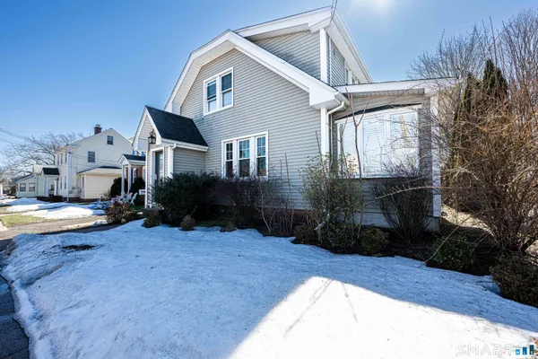 $2,900 | 186 School Street, Hamden, CT 06518