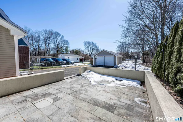 $2,900 | 186 School Street, Hamden, CT 06518