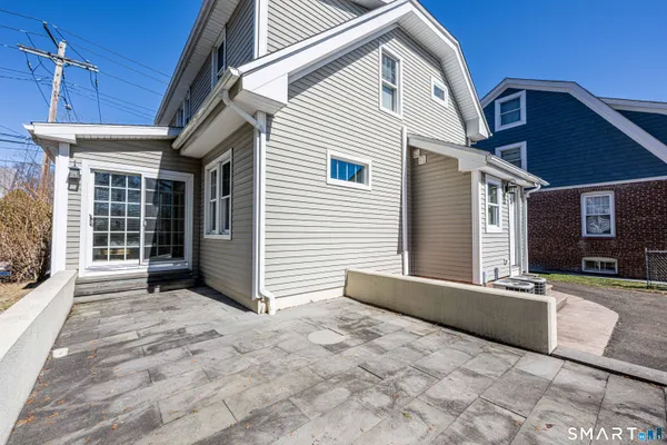 $2,900 | 186 School Street, Hamden, CT 06518