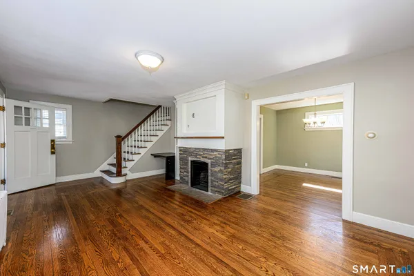 $2,900 | 186 School Street, Hamden, CT 06518