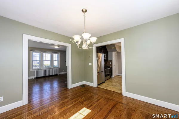 $2,900 | 186 School Street, Hamden, CT 06518