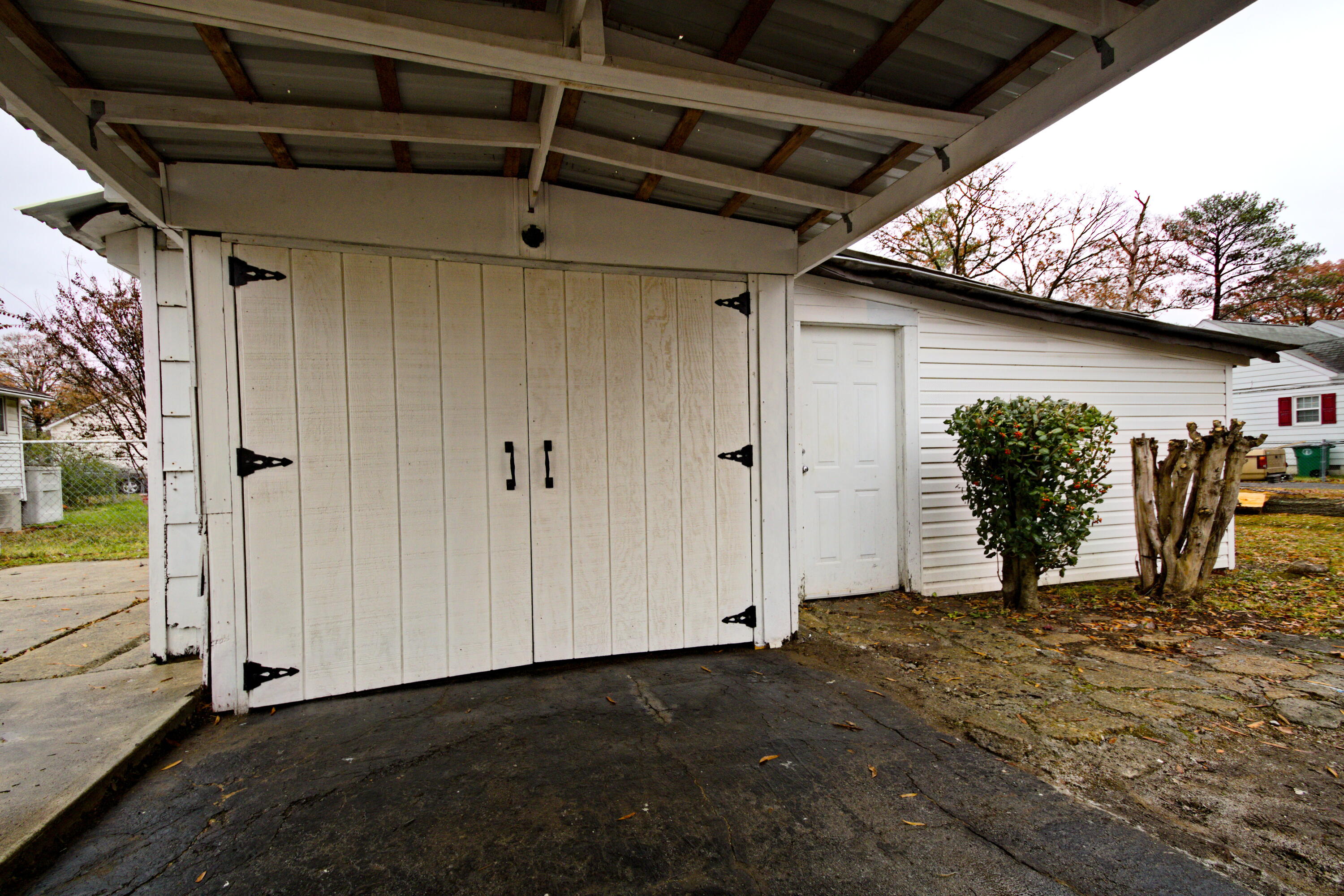 1314 McBrien Road Chattanooga, TN 37412 - Photo 28 of 30 Garage and Storage