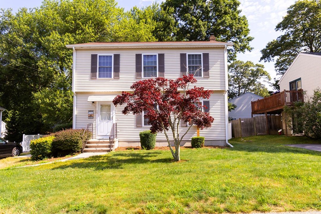 15 Betony Road Narragansett, RI 02874 - Photo 2 of 26