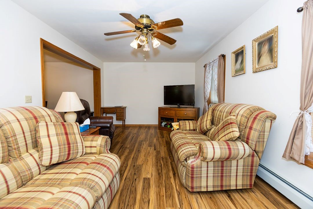 15 Betony Road Narragansett, RI 02874 - Photo 8 of 26 Living Room