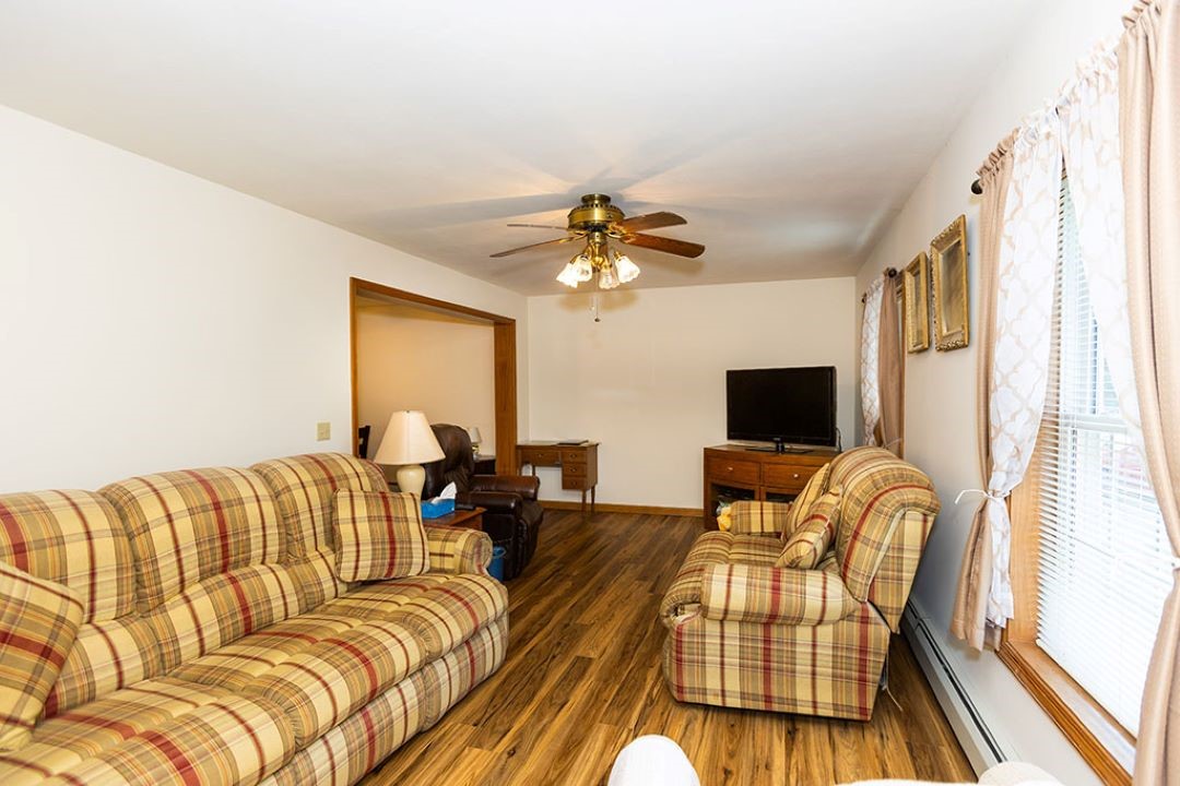 15 Betony Road Narragansett, RI 02874 - Photo 9 of 26 Living Room