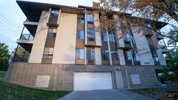 $285,000 | 122 North Washington Street, Unit 2C, Moscow, ID 83843