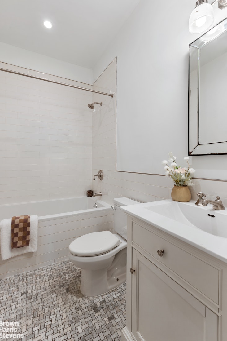 408 Convent Avenue Manhattan, NY 10031 - Photo 13 of 15